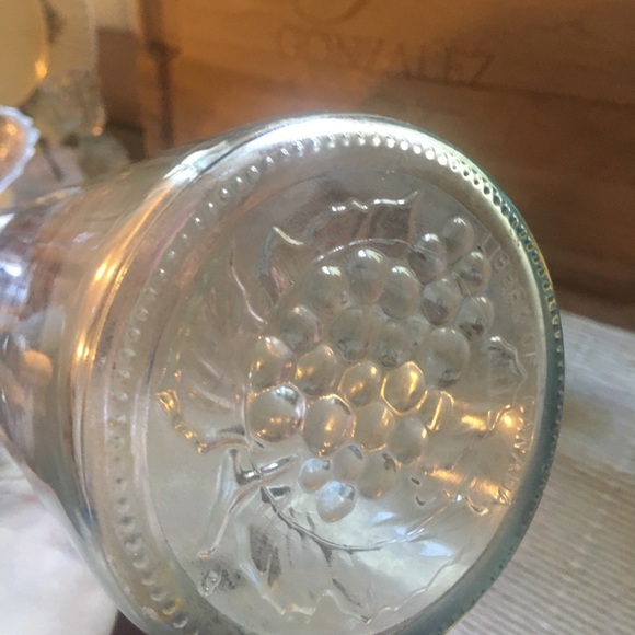 Vintage Wine Decanter -like new - Picture 3 of 4